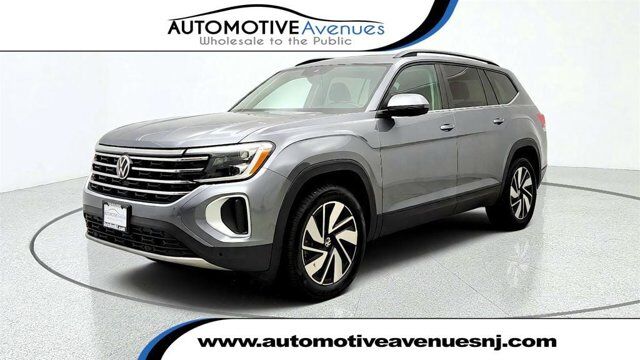 2025 Volkswagen Atlas 2.0T SE w/Technology — photo 1 of 13