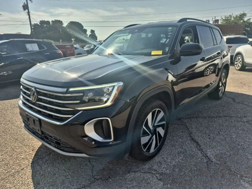2025 Volkswagen Atlas SE 4Motion — photo 1 of 12