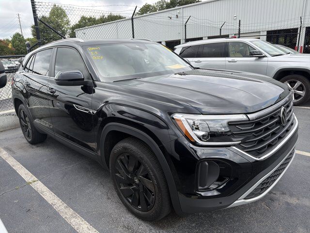 2025 Volkswagen Atlas Cross Sport 2.0T SE w/Technology