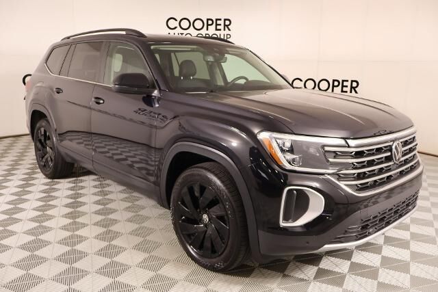 2025 Volkswagen Atlas SE 4Motion — photo 1 of 13