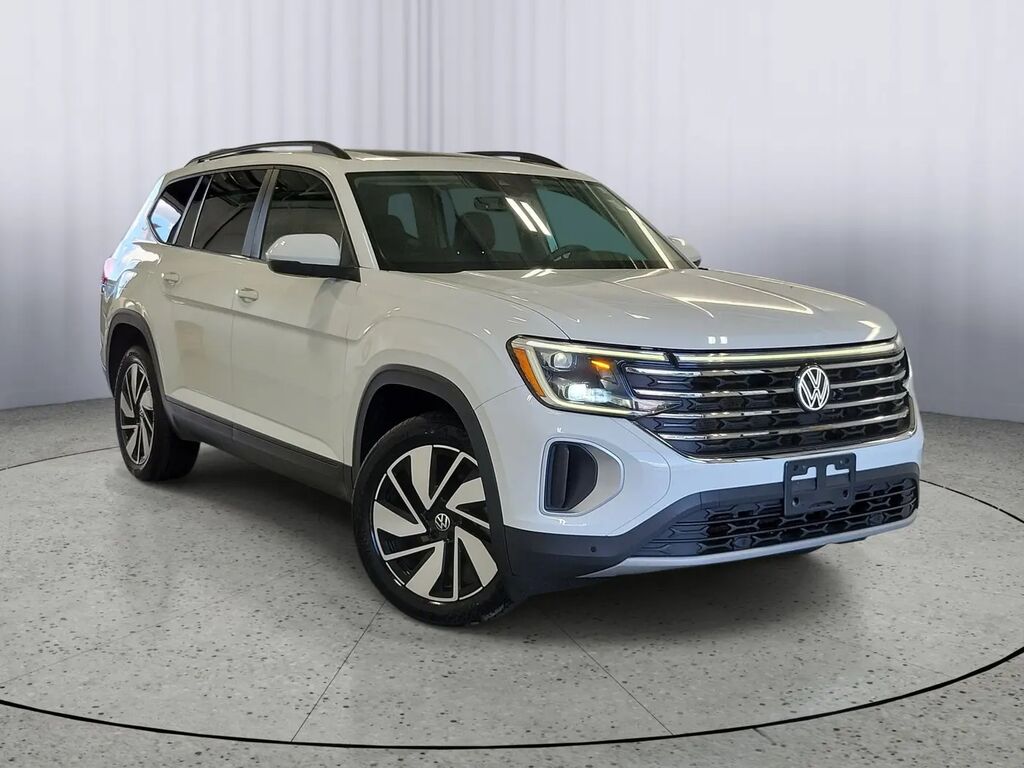 2024 Volkswagen Atlas SE 4Motion — photo 1 of 13