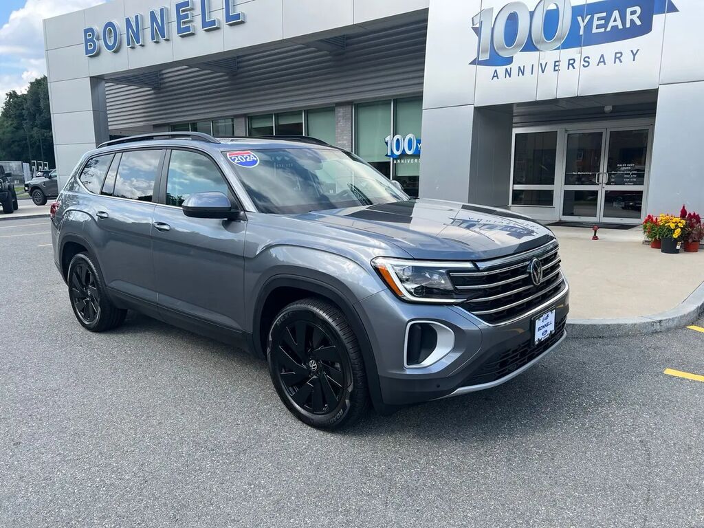2024 Volkswagen Atlas SE 4Motion — photo 1 of 13