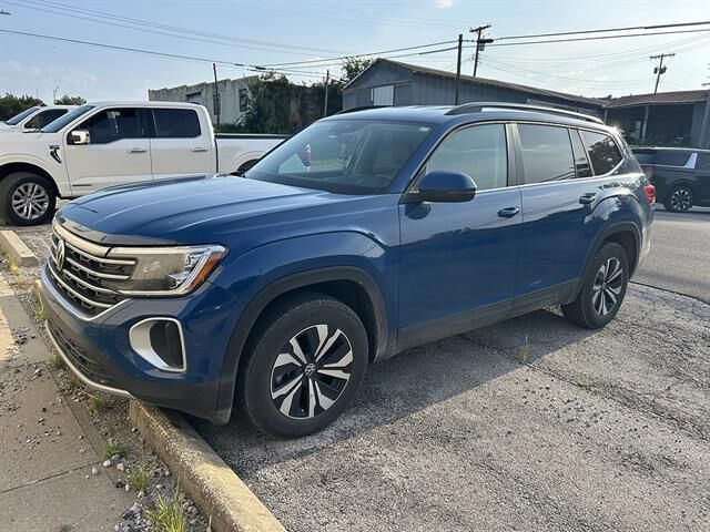 2025 Volkswagen Atlas SE 4Motion — photo 1 of 13