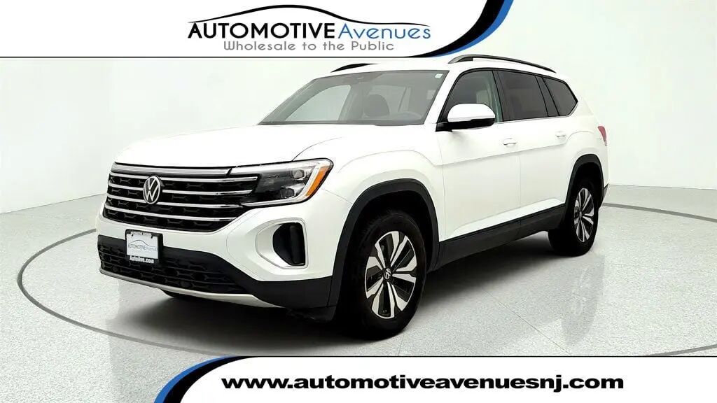 2025 Volkswagen Atlas SE 4Motion — photo 1 of 13