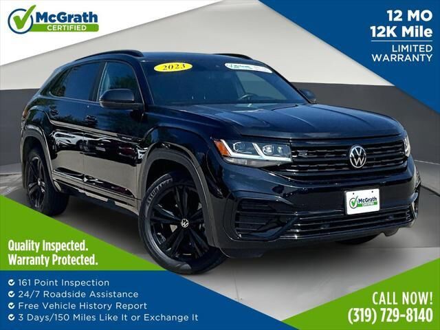 2023 Volkswagen Atlas Cross Sport SEL R-Line Black 4Motion — photo 1 of 13
