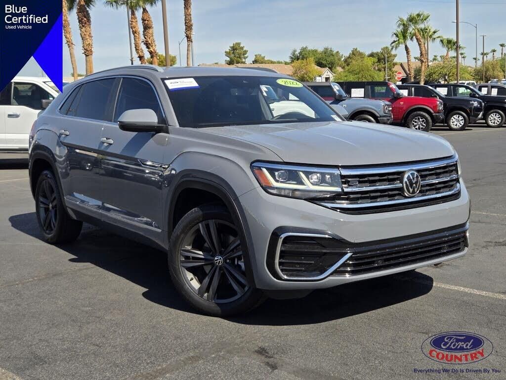 2022 Volkswagen Atlas Cross Sport V6 SEL R-Line 4Motion — photo 1 of 1