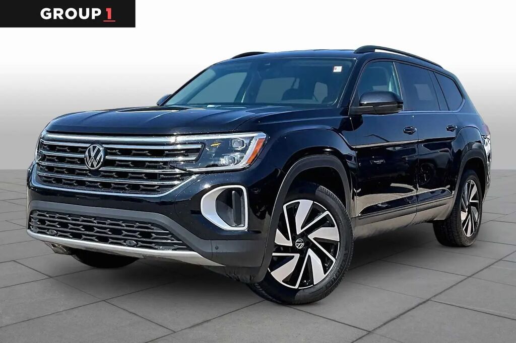 2025 Volkswagen Atlas SE — photo 1 of 13