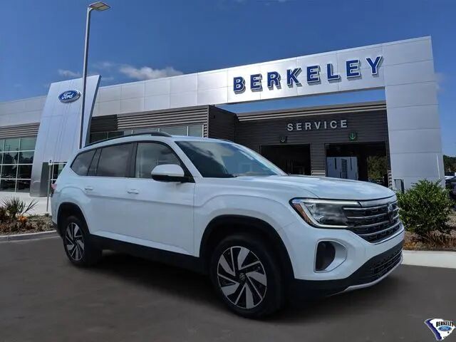 2025 Volkswagen Atlas SE