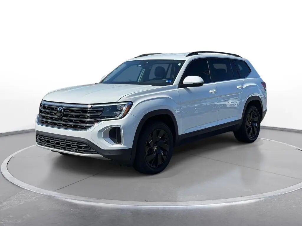 2024 Volkswagen Atlas SE — photo 1 of 13