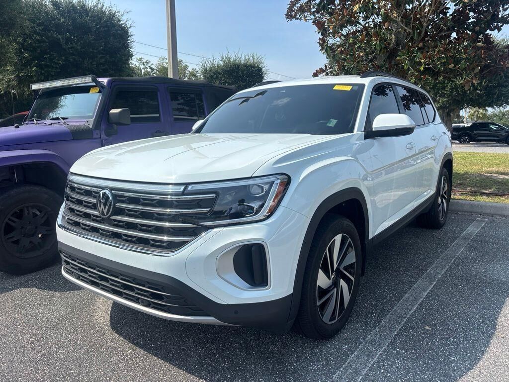 2024 Volkswagen Atlas SE — photo 1 of 36