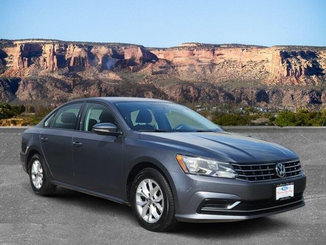 2018 Volkswagen Passat 2.0T S — photo 1 of 13