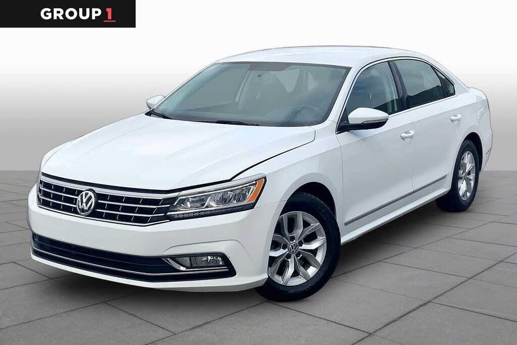 2016 Volkswagen Passat 1.8T S — photo 1 of 1