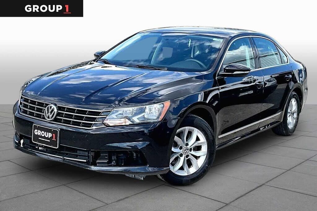 2017 Volkswagen Passat 1.8T S — photo 1 of 1