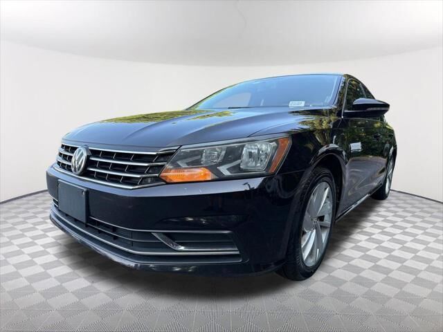2018 Volkswagen Passat 2.0T SE — photo 1 of 13