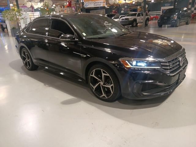 2021 Volkswagen Passat R-Line