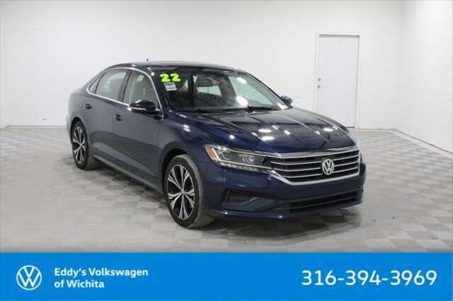 2022 Volkswagen Passat SE — photo 1 of 13