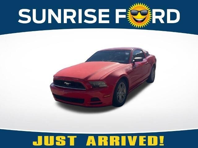 2014 Ford Mustang V6 — photo 1 of 1