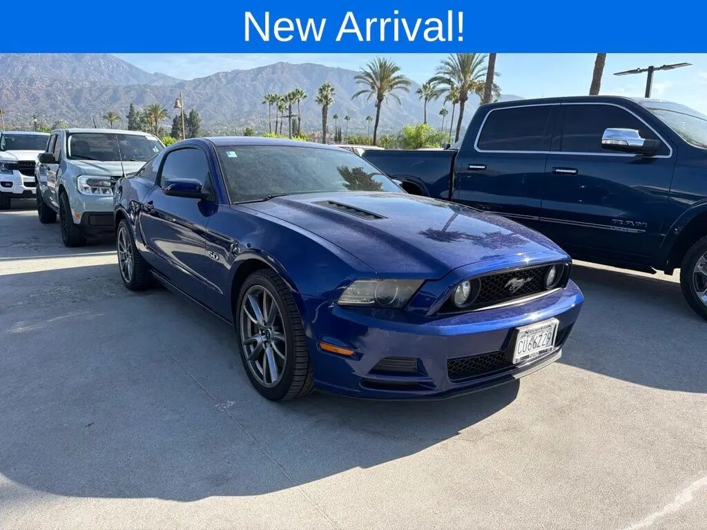 2013 Ford Mustang GT Premium — photo 1 of 13