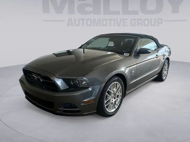 2013 Ford Mustang V6 Premium — photo 1 of 13
