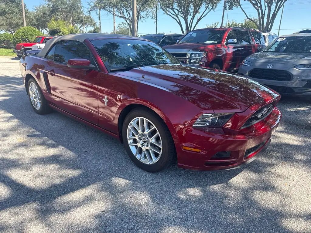 2014 Ford Mustang V6 Premium — photo 1 of 10