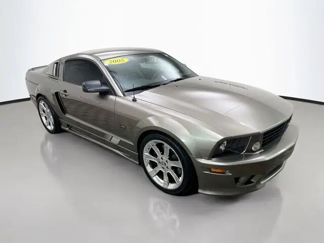2005 Ford Mustang GT Premium