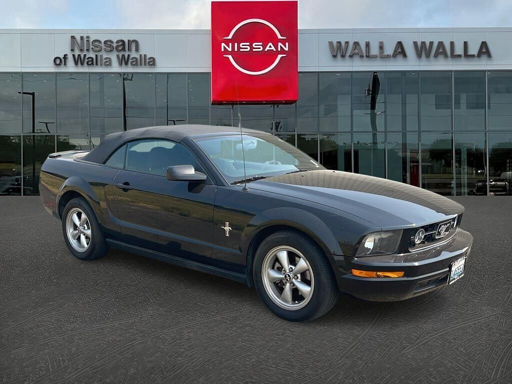 2007 Ford Mustang V6 Deluxe — photo 1 of 1