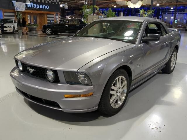 2006 Ford Mustang GT Deluxe