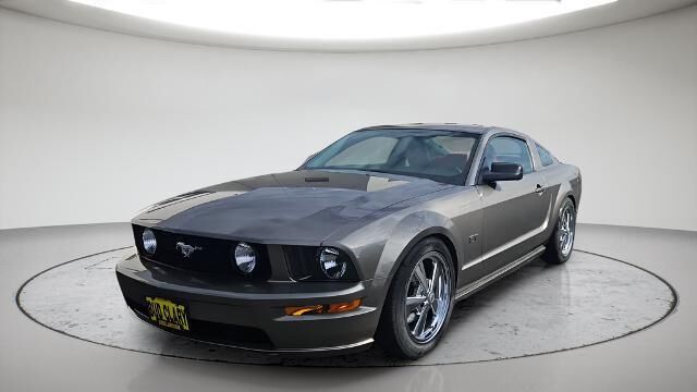 2005 Ford Mustang GT Premium
