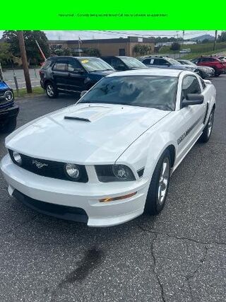 2008 Ford Mustang GT Deluxe — photo 1 of 13