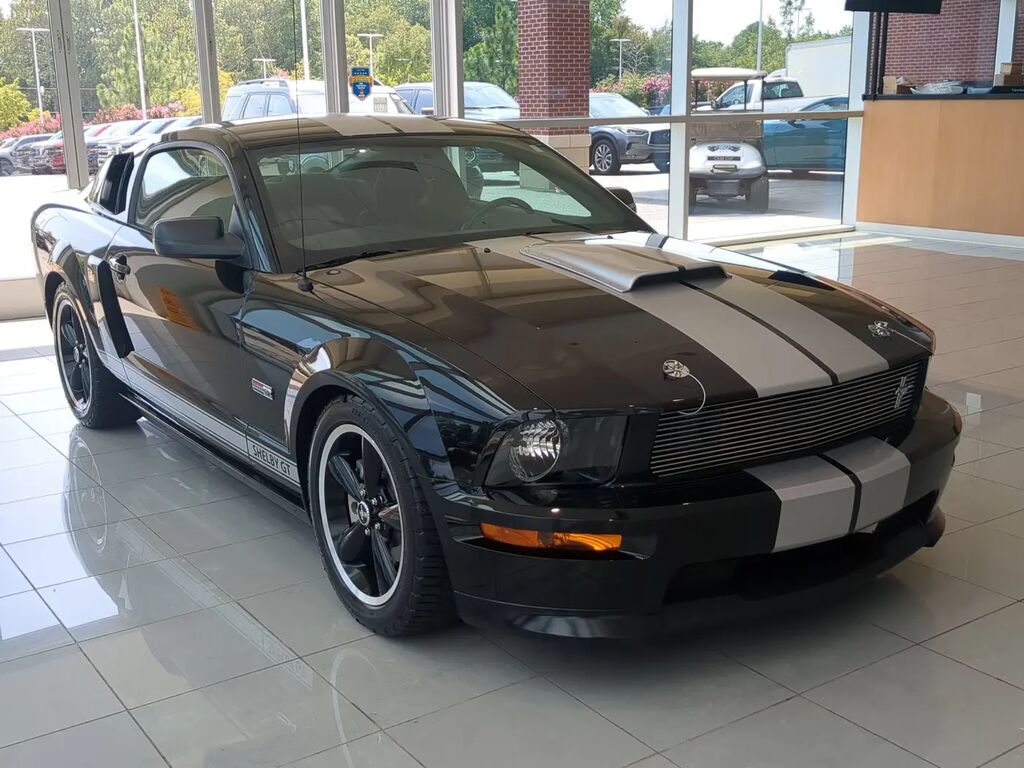 2007 Ford Mustang GT Deluxe — photo 1 of 13