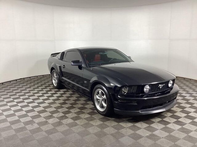 2006 Ford Mustang GT Deluxe