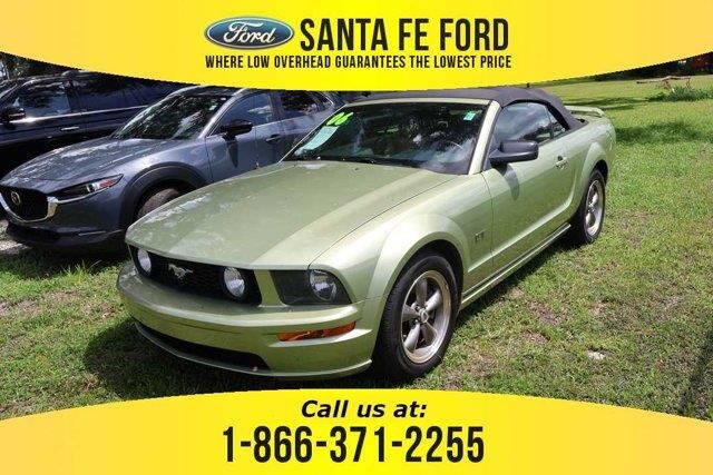 2006 Ford Mustang GT Deluxe — photo 1 of 13