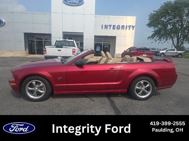 2005 Ford Mustang GT Premium