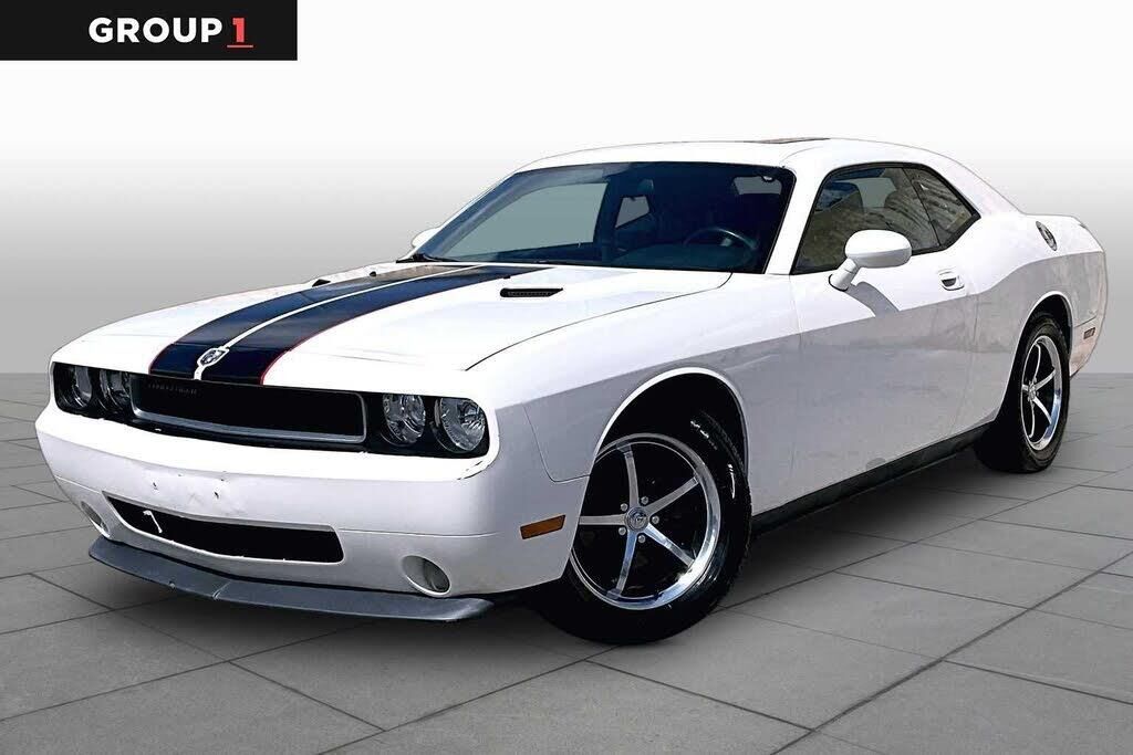 2010 Dodge Challenger SE — photo 1 of 1