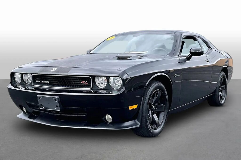 2010 Dodge Challenger R/T — photo 1 of 13