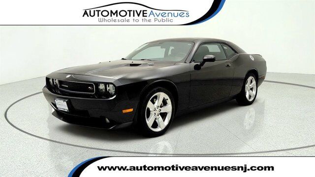 2010 Dodge Challenger R/T — photo 1 of 13