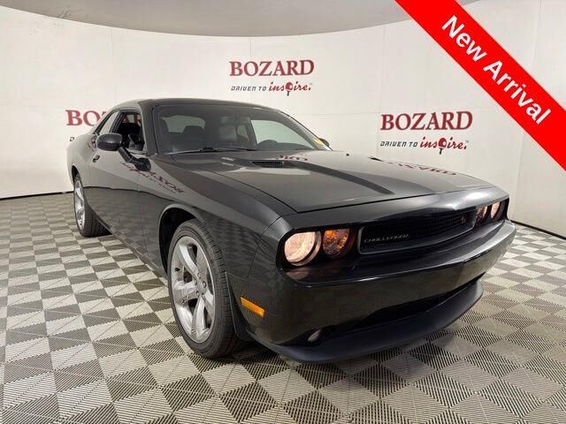 2011 Dodge Challenger R/T — photo 1 of 4