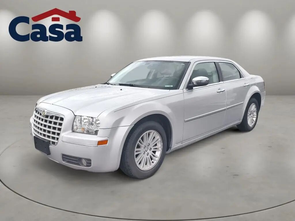 2010 Chrysler 300 Touring — photo 1 of 12