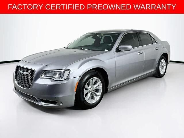 2015 Chrysler 300 Limited — photo 1 of 13