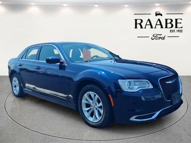 2016 Chrysler 300 Limited