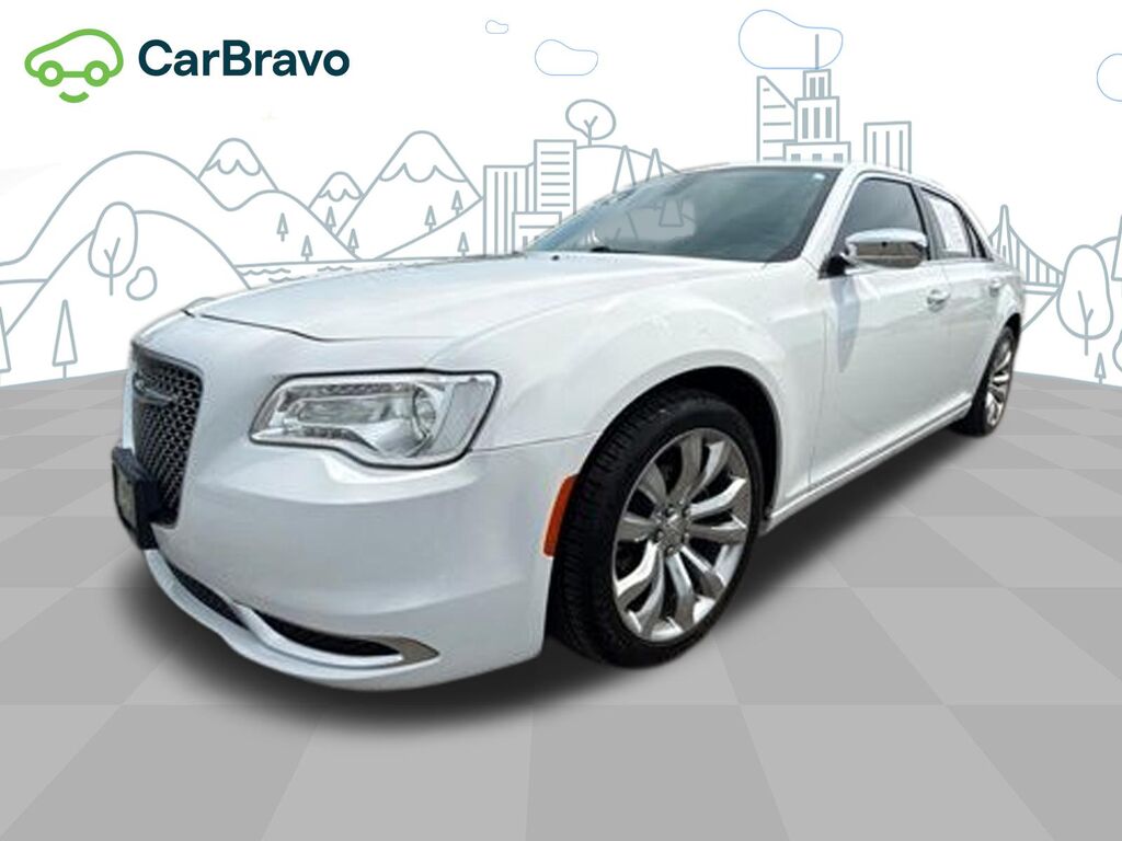 2019 Chrysler 300 Touring — photo 1 of 6