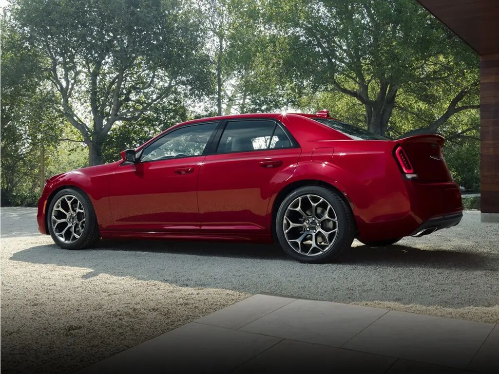 2023 Chrysler 300 Touring — photo 1 of 1