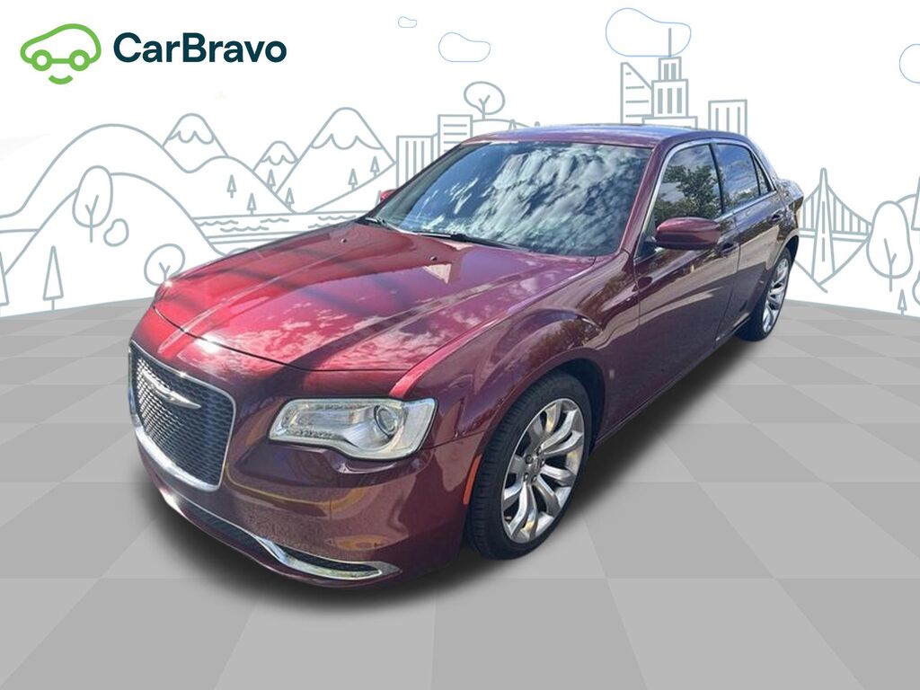 2022 Chrysler 300 Touring — photo 1 of 6