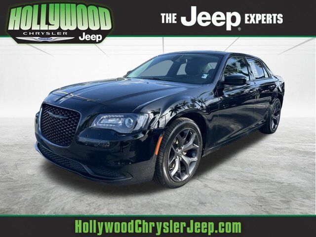 2021 Chrysler 300 Touring