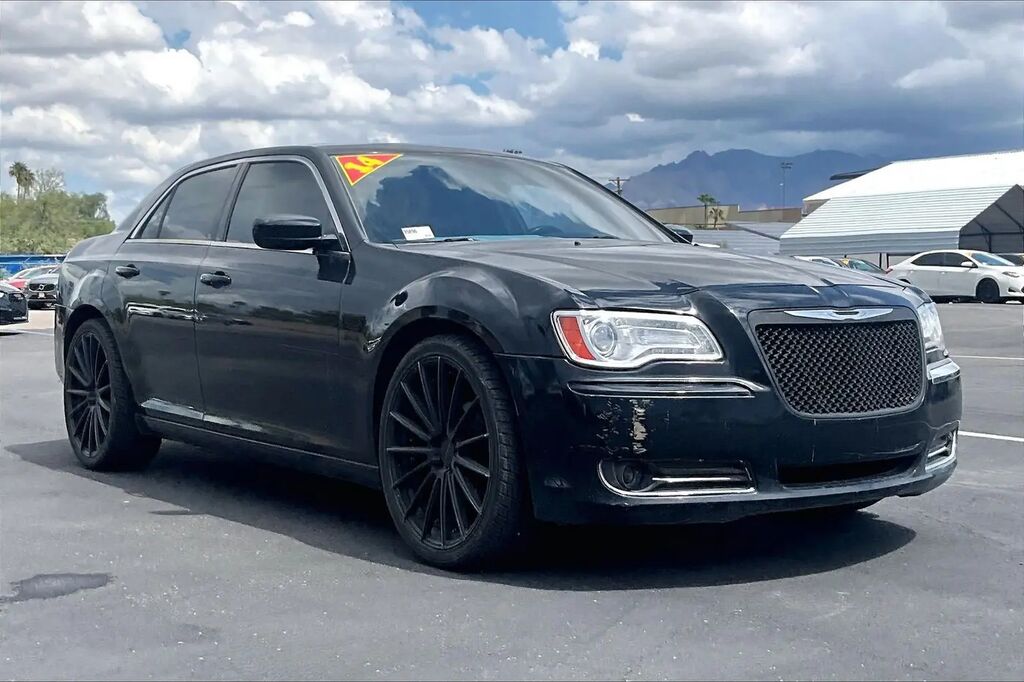 2014 Chrysler 300 Base — photo 1 of 4