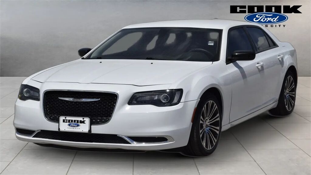 2019 Chrysler 300 Touring