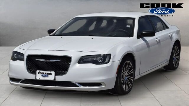 2019 Chrysler 300 Touring