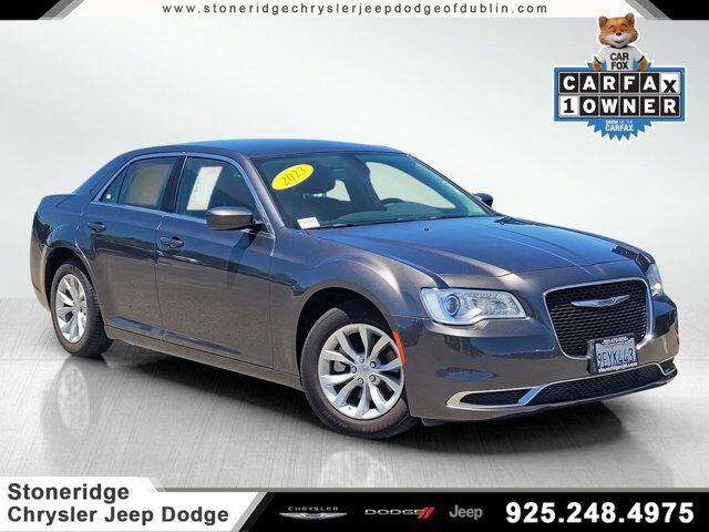 2023 Chrysler 300 Touring