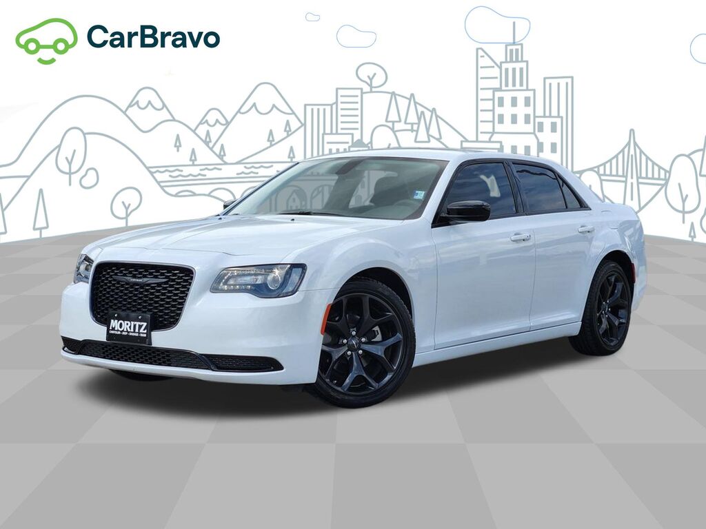 2023 Chrysler 300 Touring — photo 1 of 7