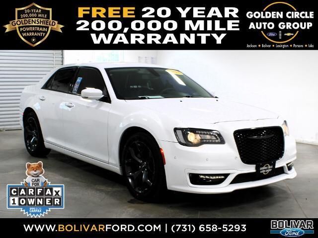 2023 Chrysler 300 Touring L — photo 1 of 13